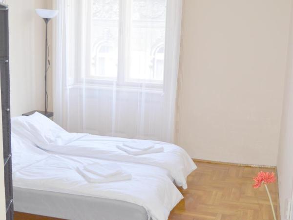 Synagogue Central Guest House : photo 9 de la chambre chambre quadruple