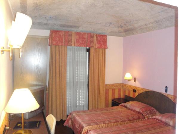 Hotel Due Mondi : photo 1 de la chambre chambre lits jumeaux standard