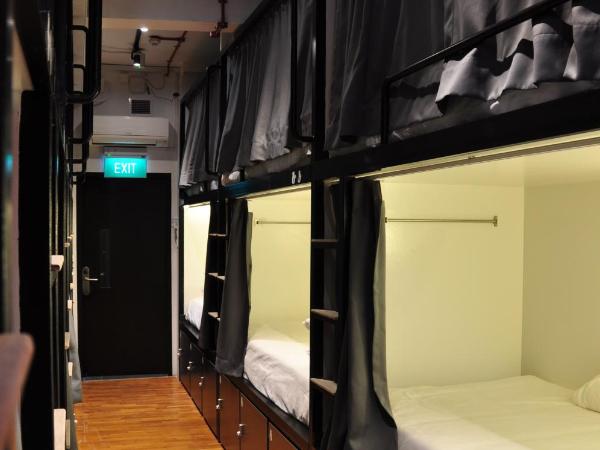 Beary Best! Hostel Kampong Glam : photo 2 de la chambre capsule simple inférieure dans dortoir mixte avec salle de bains commune