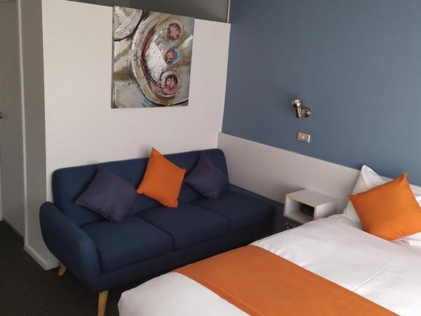 Waterfront Lodge Motel : photo 5 de la chambre chambre supérieure lit queen-size