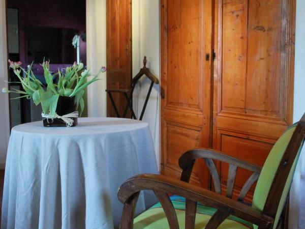 Les Volets Bleus Provence : photo 7 de la chambre chambre familiale (5 adultes)
