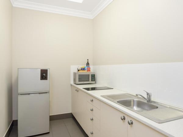 Coopers Colonial Motel : photo 4 de la chambre chambre familiale