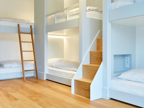 Jugend- und Familienhotel Augustin : photo 6 de la chambre chambre 6 lits privée