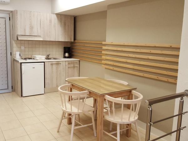 Blue Sky Hotel Apartments : photo 3 de la chambre appartement 1 chambre - en duplex