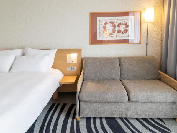 Hôtel Novotel Valenciennes : photo 3 de la chambre chambre supérieure avec chaise longue