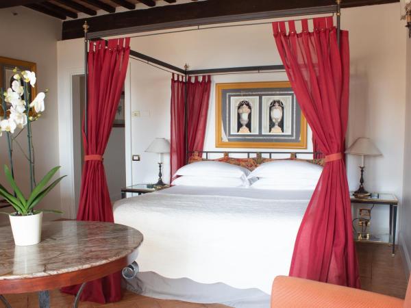 Grand Hotel Continental Siena - Starhotels Collezione : photo 1 de la chambre chambre double ou lits jumeaux de luxe avec vue