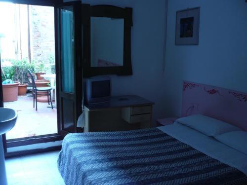Hotel Adua : photo 2 de la chambre chambre double avec salle de bains commune - annexe