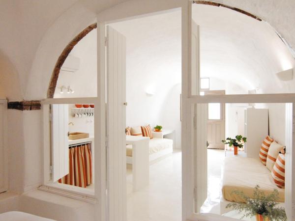 White Grape Suites : photo 7 de la chambre grande suite - vue sur mer et coucher de soleil - assyrtiko