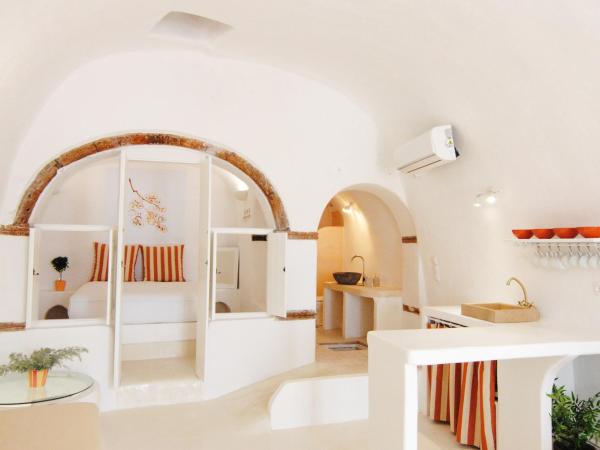 White Grape Suites : photo 8 de la chambre grande suite - vue sur mer et coucher de soleil - assyrtiko