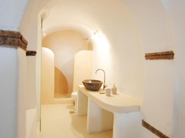 White Grape Suites : photo 4 de la chambre grande suite - vue sur mer et coucher de soleil - assyrtiko