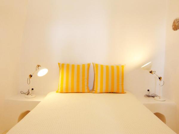 White Grape Suites : photo 6 de la chambre suite supérieure - vue sur mer et coucher de soleil - aidani