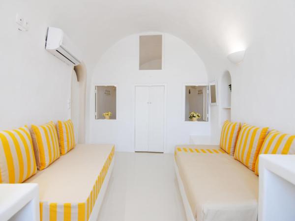 White Grape Suites : photo 7 de la chambre suite supérieure - vue sur mer et coucher de soleil - aidani