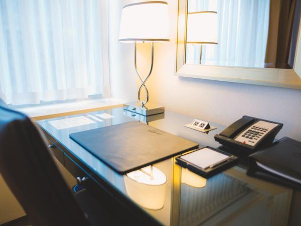 Fairmont Winnipeg : photo 5 de la chambre chambre lit king-size fairmont - vue sur ville