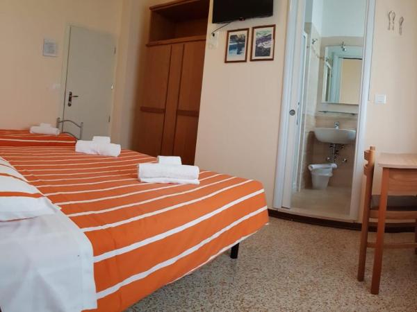 Hotel Amalfi : photo 4 de la chambre chambre double ou lits jumeaux