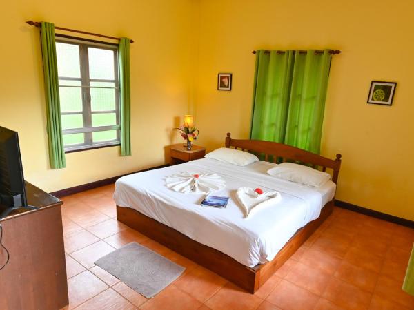 Krathom Khaolak Resort : photo 2 de la chambre villa