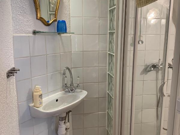 La Clé de la Porte B&B : photo 8 de la chambre chambre double avec patio