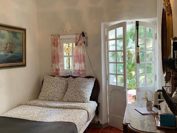 La Clé de la Porte B&B : photo 2 de la chambre chambre simple avec terrasse