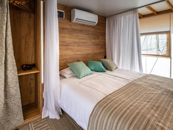 Arena Stoja Camping Homes : photo 8 de la chambre tente safari 2 chambres supérieure - vue sur mer