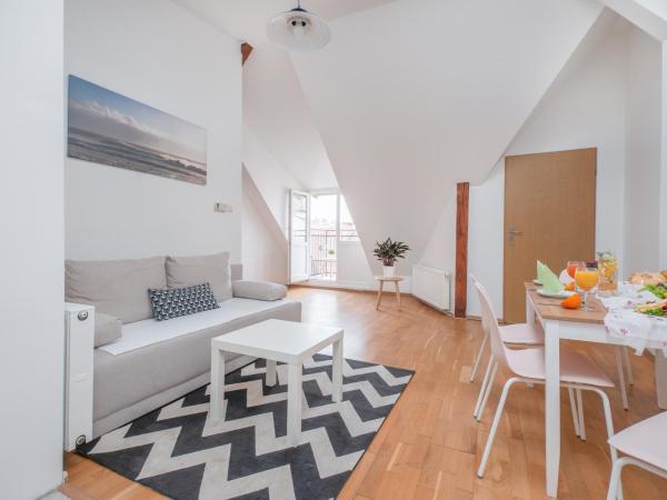 Riviera Residence Apartments : photo 3 de la chambre appartement 2 chambres avec balcon