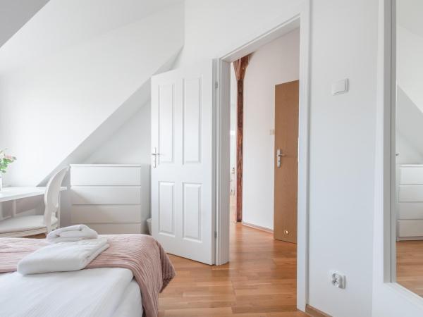 Riviera Residence Apartments : photo 7 de la chambre appartement 2 chambres avec balcon