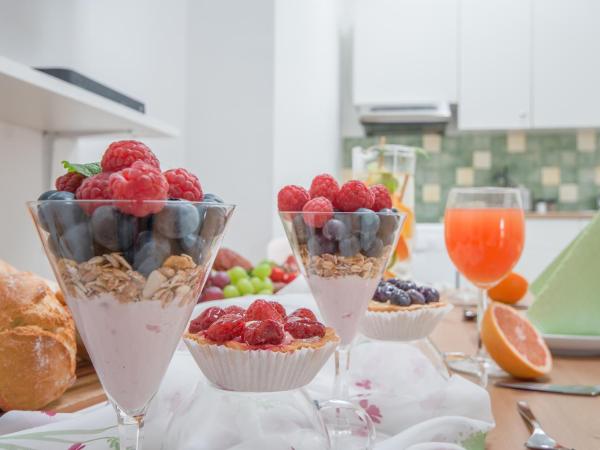 Riviera Residence Apartments : photo 9 de la chambre appartement 2 chambres avec balcon