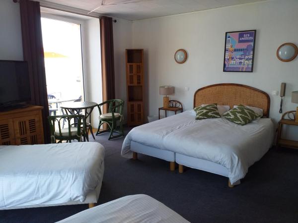 Les Rochers : photo 2 de la chambre chambre familiale avec terrasse