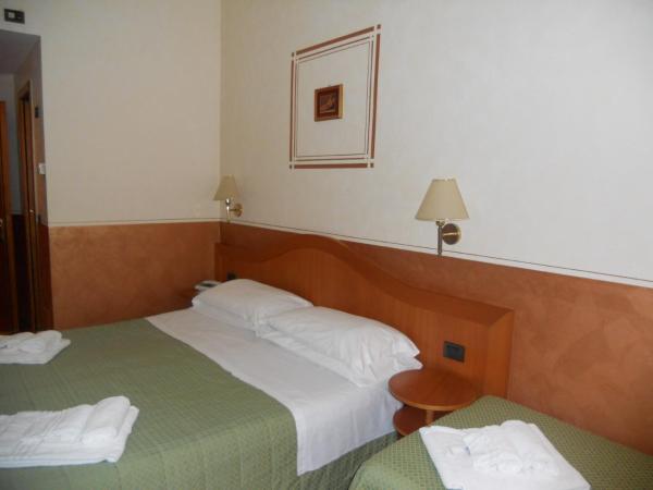 Hotel Amadeus E Teatro : photo 7 de la chambre chambre triple