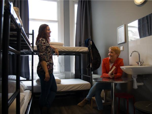 Hostel Cosmos Amsterdam : photo 2 de la chambre lit dans dortoir 6 lits