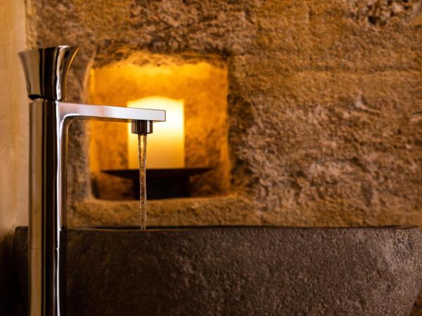 10GR Boutique Hotel & Wine Bar : photo 5 de la chambre chambre de luxe en pierre