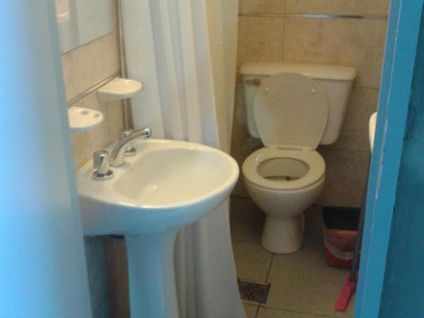 Hotel El Pibe : photo 1 de la chambre chambre triple basique avec salle de bains commune