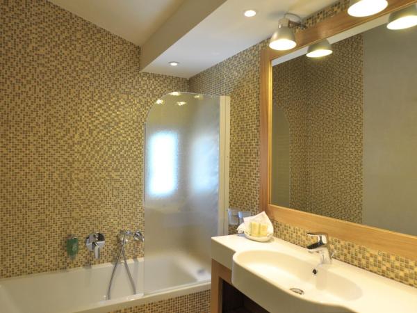 Best Western Premier Montfleuri : photo 4 de la chambre chambre lit queen-size familiale avec terrasse - vue sur mer