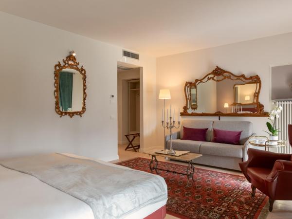 Corte Realdi Luxury Rooms Torino : photo 3 de la chambre chambre double deluxe avec vue sur château