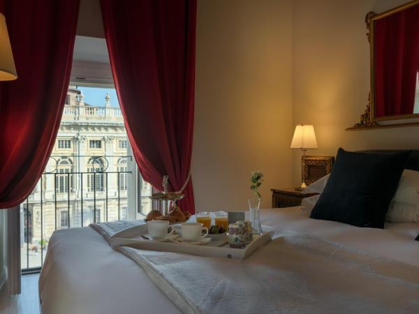 Corte Realdi Luxury Rooms Torino : photo 8 de la chambre chambre double deluxe avec vue sur château