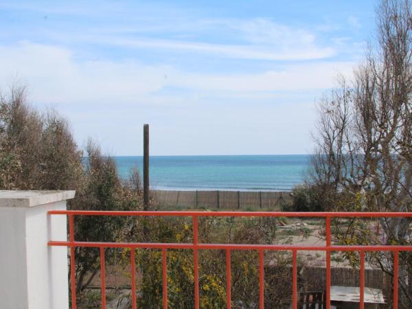 Beteyà Hostel Don Bosco : photo 1 de la chambre chambre double deluxe - vue sur mer