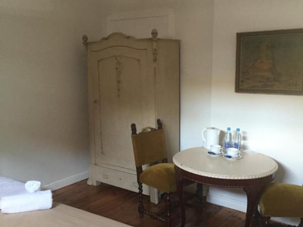 Villa Italiana pokoje z prywatnymi łazienkami & Odnowa Biologiczna : photo 4 de la chambre chambre lit king-size avec salle de bains privative
