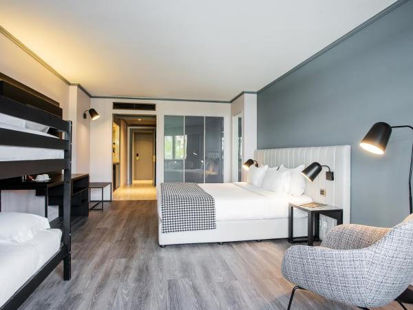 HF Fenix Porto : photo 6 de la chambre hébergement familial confort (2 adultes + 2 enfants de moins de 12 ans)