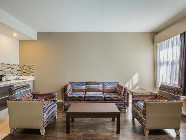 Baymont by Wyndham Albuquerque Airport : photo 1 de la chambre suite studio lit king-size - non-fumeurs