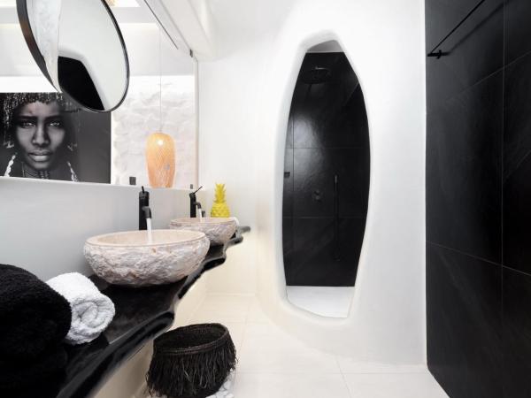 Portara Seaside Luxury Suites : photo 5 de la chambre appartement deluxe avec jacuzzi - vue sur la ville