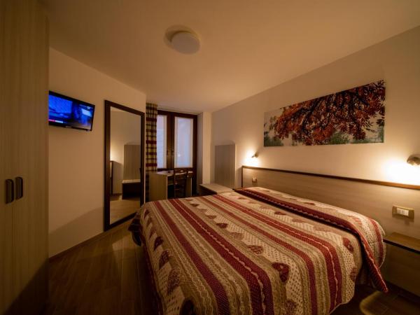 Chambres d'hôtel à Rosy : photo 7 de la chambre chambre double supérieure