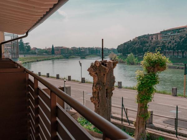 Alla Riva : photo 2 de la chambre chambre double avec balcon