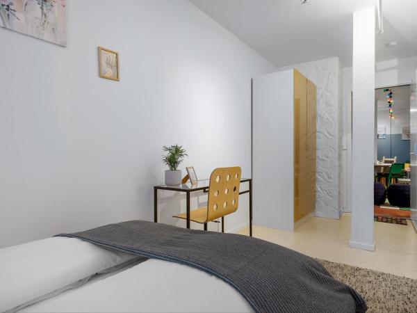 Fabryka : photo 3 de la chambre chambre double avec salle de bains commune