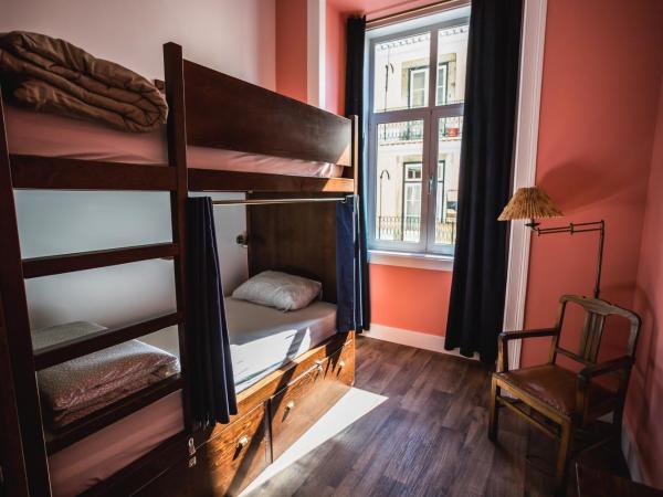 Home Lisbon Hostel : photo 4 de la chambre lit dans dortoir mixte de 4 lits