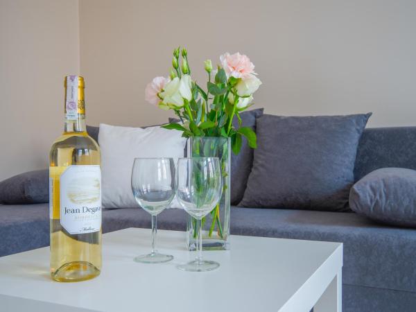 Riviera Residence Apartments : photo 4 de la chambre appartement 4 chambres avec 2 salles de bains