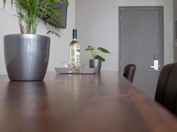 Pallada Athens boutique rooms & apartments : photo 7 de la chambre chambre double deluxe avec 2 lits jumeaux