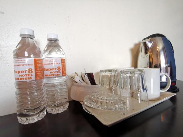 8 Boutique By The Sea : photo 8 de la chambre chambre supérieure - vue sur colline