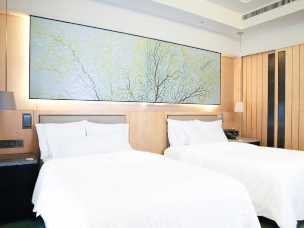 The Westin Qingdao - Instagrammable : photo 2 de la chambre club lounge access, larger guest room, 2 double, city view