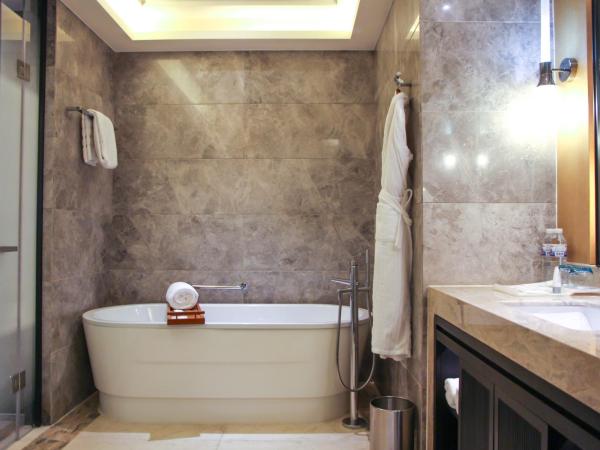 The Westin Qingdao - Instagrammable : photo 2 de la chambre suite junior 1 chambre avec 1 lit king-size - vue sur ville