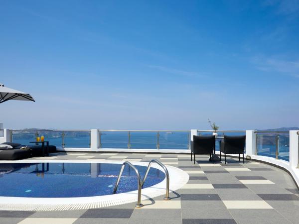 Petit Palace Suites : photo 8 de la chambre petite maison avec piscine privée chauffée - vue sur caldeira