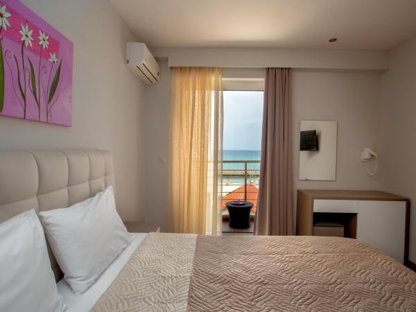 Irini Hotel : photo 2 de la chambre chambre double deluxe - vue sur mer