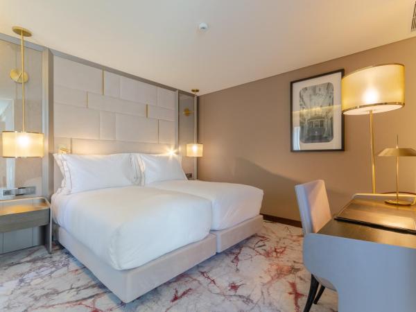 TURIM Boulevard Hotel : photo 3 de la chambre chambre lits jumeaux - vue sur avenue